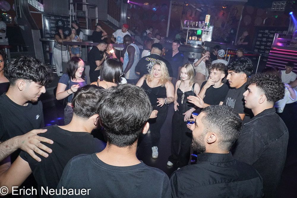 Black Circus x Excalibur Hartberg
