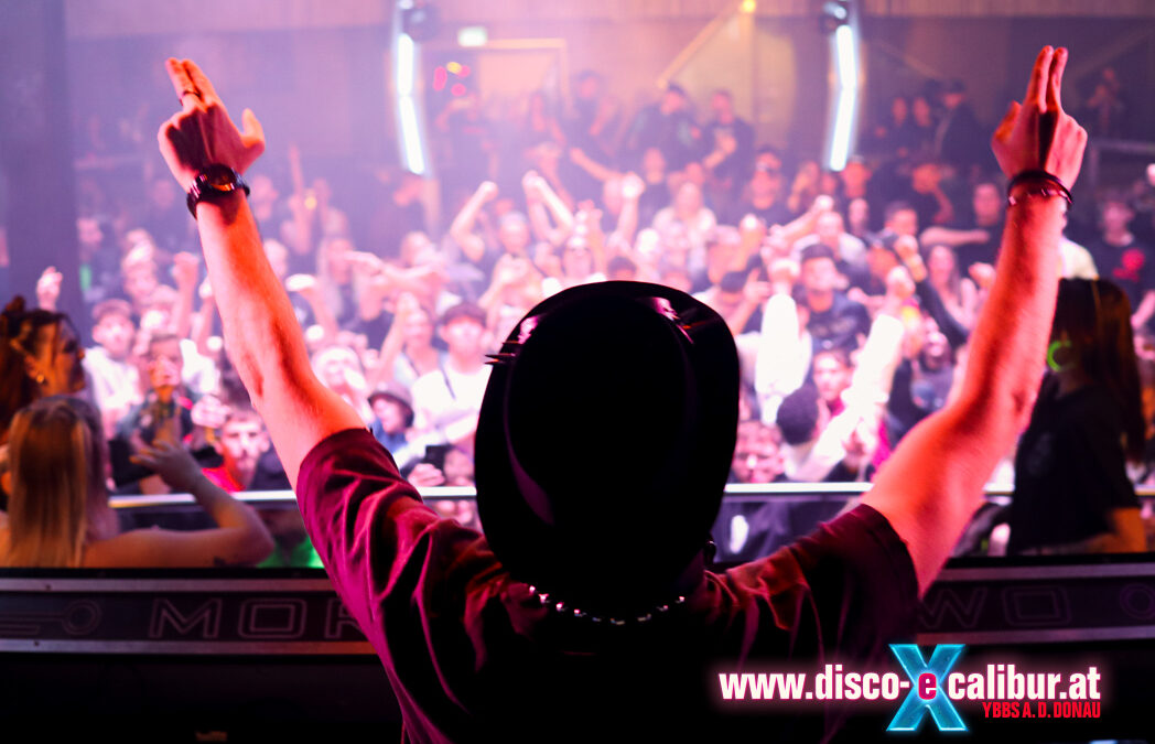 HARDCAMP pres. LEKKERFACES/MODJO