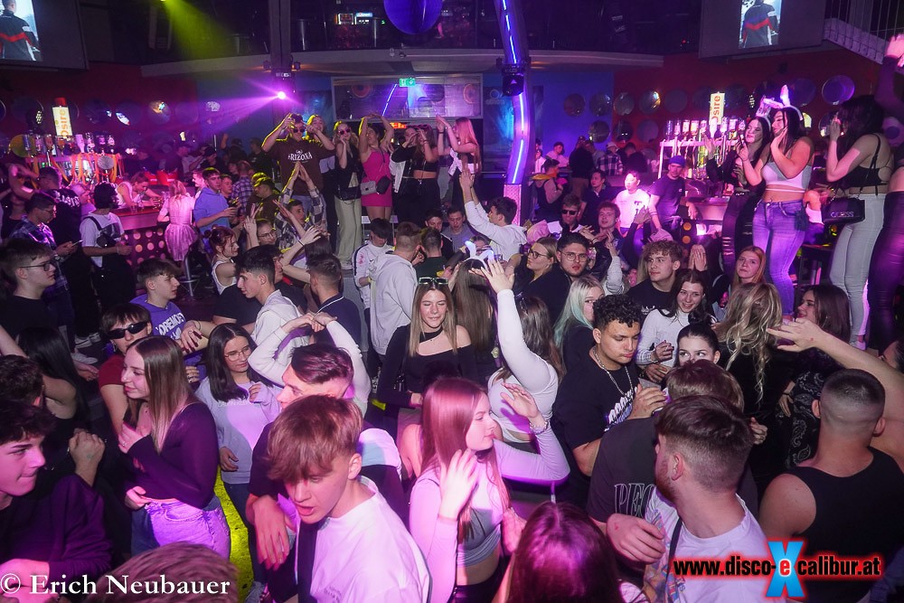 1. EXL KLEIDERSCHÜRZEN Party